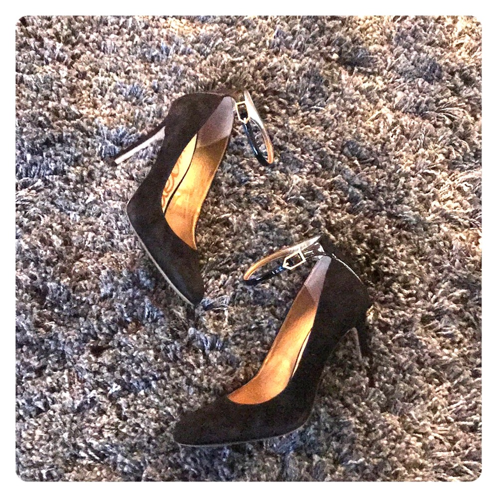 Sam Edelman women’s ankle strap pump